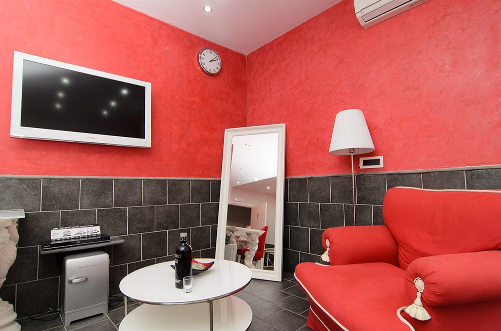 نابولي Suite Apartments Angioini المظهر الخارجي الصورة