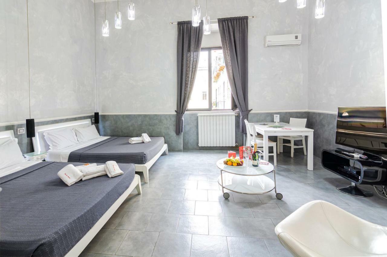 نابولي Suite Apartments Angioini المظهر الخارجي الصورة